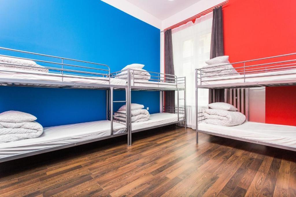 Hostel New One World *